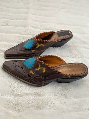 BCBGirls Vintage Brown and Orange Western-Style Leather Mules Boho Y2K Size 6.5